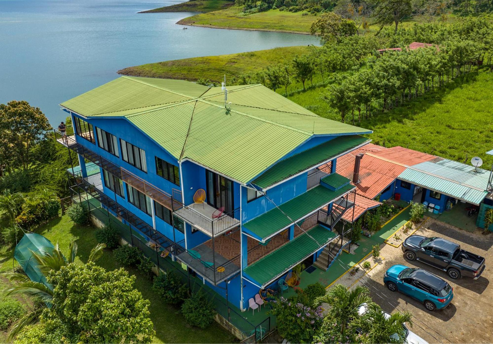 Tinajas Arenal Lakefront Lodge Нуево-Аренал Екстер'єр фото